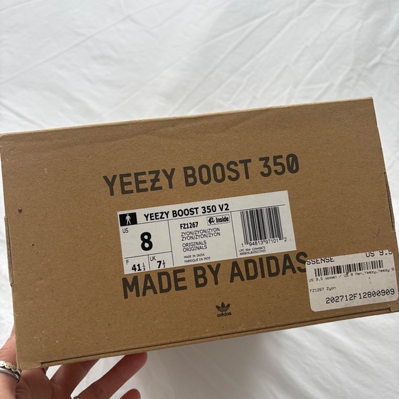 Yeezy boost 350 V2 - Picture 4 of 11